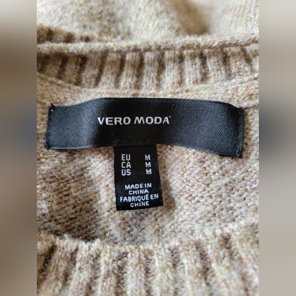 Bell sleeve sweater - Picture 3 of 6